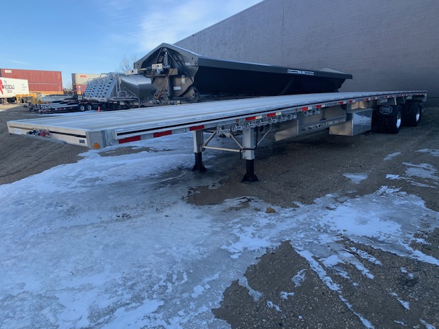 mac trailers canada